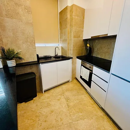 Mary Pink - No Rc B - Magnificient One-bedroom Lissabon